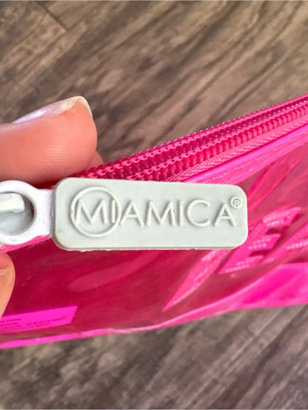 NWOT MiAmica JetSet & Go Travel Pouch Beach